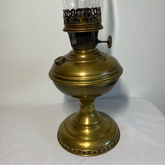 Aladdin Brass Kerosene Lamp 1919-1920 Beautiful!!!  Antique - Picture 2 of 10